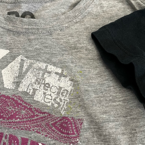 Roxy and Billabong Girls Sz 7/8 Tees - Picture 4 of 4